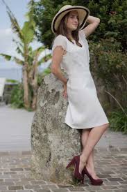 Tenues colorées, imprimés fleuris ou encore matières fluides. Collection Printemps Ete 2015 Solene Martin