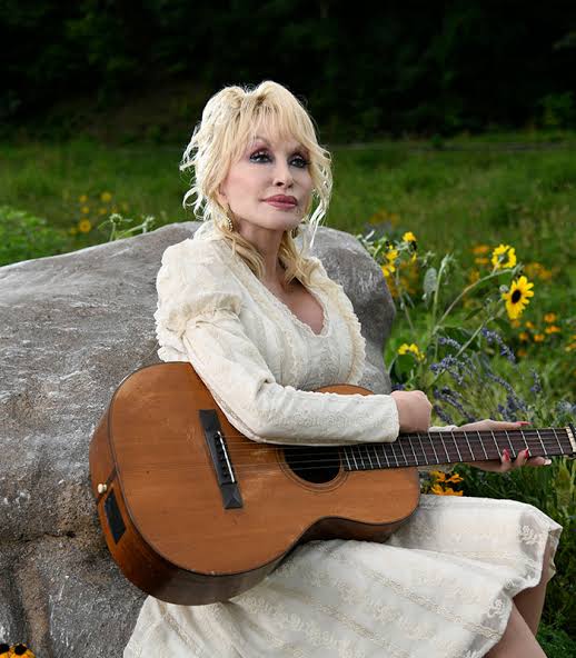 After Dolly Parton's Passing, Her Funeral Song Choice Resurfaces—And There's A Powerful Story Behind It | Bored Panda