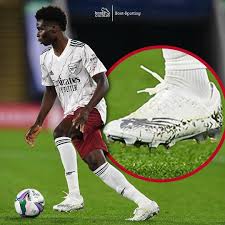 Bukayo saka is in line for a shock start (picture: Bukayo Saka à¸ªà¸§à¸¡ New Balance Volky Football Boots Facebook