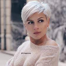 Platin Blond Bei Kurzen Haaren Neue Frisuren Frisuren Stil Haar Kurze Und Lange Frisuren Haarschnitt Kurz Kurzhaarfrisuren Pixie Frisur