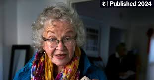 Trina Robbins, Creator and Historian of Comic Books, Dies at 85