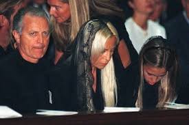 On february 2018, in an interview with e. Gianni Versace Funeral Stars Die Jung Gestorben Sind Foto 39653684 Fanpop Page 42