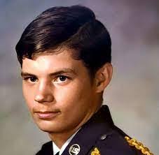 Lauren Notter's Instagram, Twitter & Facebook