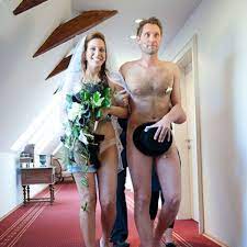 Nackt-Hochzeit in Österreich: Die Bilder