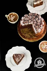 Instead of chocolate, these rich chocolate molten cakes ooze melted marshmallow from the center. Pin Auf Kuchen