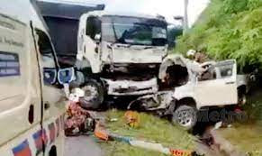Eksiden bas kereta gua musang. Suami Isteri Ajal Bersama