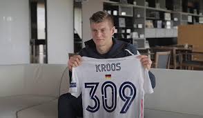 Toni kroos is a minifigure that first appears in 2016. Kroos Perez Hatte Das Gefuhl Es War Nicht Mein Erstes Real Spiel Real Total
