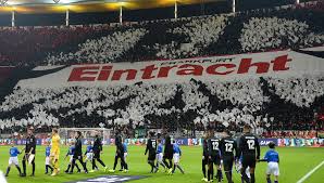 Alle fanartikel neuzugänge findest du hier chronologisch nach erscheinungsdatum sortiert. Eintracht Frankfurt Fan Uber Geisterspiele Und Fussball System