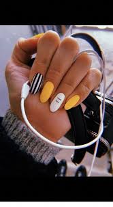 20 diseños de uñas que necesitas llevar a la escuela. Estilos De Unas Acrilicas 2020 Busqueda De Google En 2020 Pintados De Unas Juveniles Unas Postizas De Gel Unas De Gel Bonitas