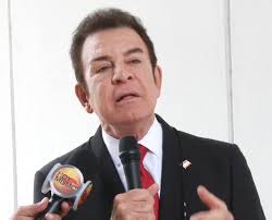 Salvador Nasralla‎‏ ‏عکس جدیدی‏ اضافه...