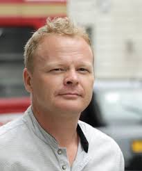 Theo bloomberg, các công tố viên singapore cáo buộc ng yu zhi lừa ít nhất 1 tỷ đôla singapore (740 triệu usd) từ nhiều nhà đầu tư thông qua hàng. Euromoney The Playboy Trader The Nickel Scheme And Singapore S Banks