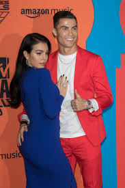 But only a few people know what person georgina is, and what a hard path she walked, before she met ronaldo and started living a beautiful life. Georgina Rodriguez Uber Cristiano Ronaldo Er Ist Ein Superpapa Leute Bild De