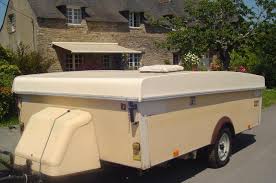Caravane pliante aux enchères sur agorastore. Vends Caravane Esterel Pliante Rigide 1982