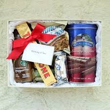 There are 20 bars in total in this pack, with 4 each of 5 delicious flavors including apple and figs, apple and strawberries, and the exotic apple and mango. Coffee Snack Gift Box A Flower Chocolate Snacks And Gift Delivery In Seoul And South Korea Korea S Most Trusted Online Flower And Gift Store With English Service And 350 Reviews