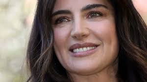 Se l'interprete in questione è luisa ranieri, quella che volgarmente viene definita bella gnocca dal celentano, fiction e commedie si investe perfino come soubrette accanto ad adriano celentano nel. Tccrprdbjuy2hm