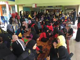 Kunjungan ke melaka untuk dedahkan kepada mereka dunia luar. Maybank On Twitter Our Team From Region Jm Melaka Zone Spent Time With Various Activities And Games At The Rumah Anak Yatim Fatimah Al Zaharah Maybankcrday2018 Maybankcares Https T Co 94mveobk49