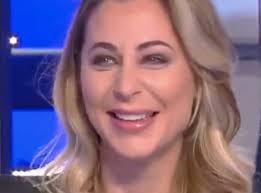 Jun 23, 2021 · magali berdah et delphine wespiser sont toutes deux des chroniqueuses très aimées dans l'émission tpmp.malgré tout, il faut savoir que les deux jeunes femmes n'ont pas le même statut. Tpmp Cette Somme Monstrueuse Depensee Par Magali Berdah Dans La Chirurgie Esthetique