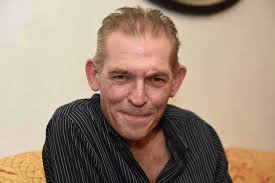 Dad's heartwarming reaction as 'beautiful' daughter he never knew existed  finds him