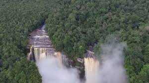 Bagi anda yang ingin ke tempat ini, beriktu ini adalahharga tiket masuknya. Air Terjun Lumoli Wisata Tersembunyi Di Maluku Yang Wajib Kamu Kunjungi Backpacker Jakarta