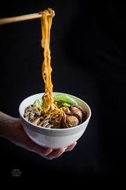 Singaporean Style Noodles Tossed In Delicious Sauce And Topped With Braised Mushrooms And Ground Pork Known As Minced Pork Noodle B Food Pork Noodles Recipes