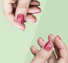 ¿qué son las uñas semipermanentes? Formacion Decoracion De Unas Con Punzon Y Esmaltado Semipermanente