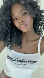 Zara Benjamin (32benjaminz)