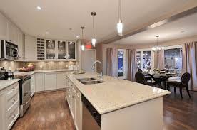 The Trent Kitchen Cabinets Are Painted Benjamin Moore Collingwood Kashmire White Granite Co White Granite Countertops Kitchen Inspirations Gorgeous Kitchens