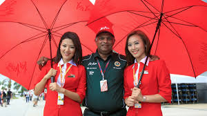 Sementara asia, kita punya tony fernandez, bos air asia. Covid 19 Brings Tony Fernandes S Global Empire Down To Earth Financial Times