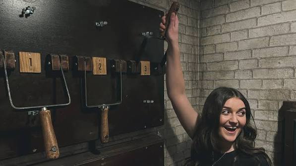 Houdini's Escape Room Experience in Stafford