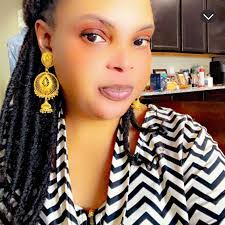 Roslyn Shaw's Instagram, Twitter & Facebook