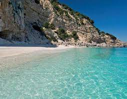 Le più belle spiagge della riviera, quelle con sabbia adatte ai bambini, e quelle attrezzate per cani e animali. Scopri Le Meravigliose Spiagge Della Riviera Del Conero Adamo Ed Eva Resort