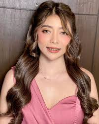 Hailey Salas's Instagram, Twitter & Facebook