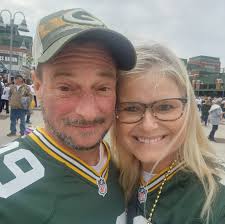 Can I connect my Android tablet to a monitor without a cell phone?