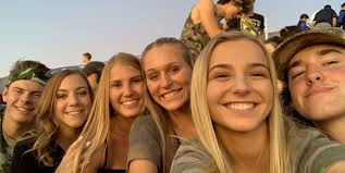 Gabrielle Hamouz (@gabby_hamouz)