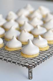 Making meringues is so much fun, what i love about meringues cookies is that you need so little. Eatable Christmas Gifts Austrian Apricot Jam Meringue Cookies Xmas Food Pavlova Recipe Christmas Food Gifts