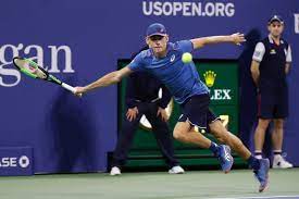De minaur wears asics solution speed ff shoes. Alex De Minaur Returns A Shot To Marin Cilic During Their Epic Five Set Match Abc News Australian Broadcasting Corporation