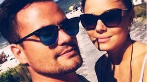 25 prominente kämpfen um ein preisgeld von 50.000 euro. Rocco Stark Hat Heimlich Seine Freundin Nathalie Geheiratet