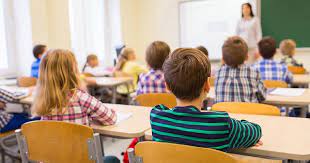 Semestrul i se va încheia mai repede, iar vacanța intersemestrială dispare. Structura An Scolar 2019 2020 Scoala Incepe Mai Devreme Pe 9 Septembrie Dispare Vacanta Intersemestriala