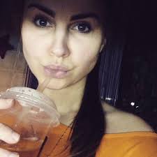 Olivia Hanson (@OliviaH34923556)