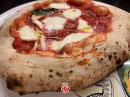 Cerchi la ricetta dell'impasto per pizza napoletana doc? Pizza Napoletana Fatta In Casa Ad Alta Idratazione Pizza Mon Amour