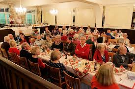 Your support of deutsches haus helps to celebrate and foster the rich culture, musical heritage deutsches haus is a great place to stop in with friends/family for the coldest german beer in town. Weihnachtsfeier Nachbarschaftshilfe Butzbach E V