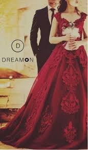 Gaziantep Dreamon Plaza Musterilerimizden Yasemin Hanim A Nisanligi Cok Yakismisti Www Dreamon Com Tr Dreamon Gelinlik Style Lostin Couture Gelinlik Biye