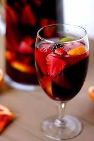 Les 3 Recettes Ultimes Pour Une Sangria Blanche Rouge Ou Rosee Sangria Recipes Food Blackberry Sangria
