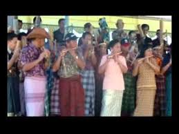 Pelatihan instruktur ini adalah salahsatu upaya pemerintah melestarikan kesenian musik bambu, jelasnya. Lantunan Musik Bambu Toraja Ii Toraja Culture By Sangmane Official