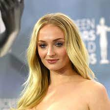 Here at sophie turner online we've been bringing you the latest sophie updates, multimedia and photography since 2009. Sophie Turner Promiflash De