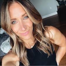 Danielle Clinton's Instagram, Twitter & Facebook