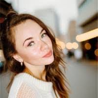 Mimi Elliott's Instagram, Twitter & Facebook