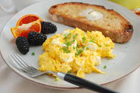 Discover The Secret Ingredient For Ultra Creamy Scrambled Eggs Recipe Scrambled Eggs With Cream Healthy Breakfast Recipes Recipes