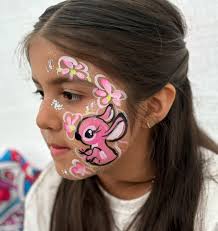 Viviana Garibay's Instagram, Twitter & Facebook