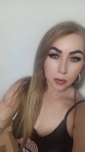 Angela Paulina's Instagram, Twitter & Facebook